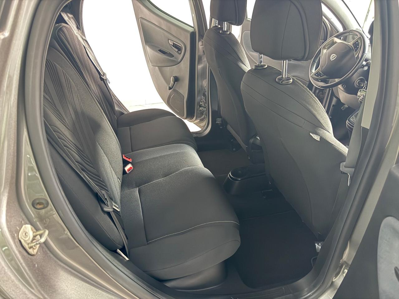 Lancia Ypsilon 1.0 S&S Hybrid Ecochic Gold 78.000km