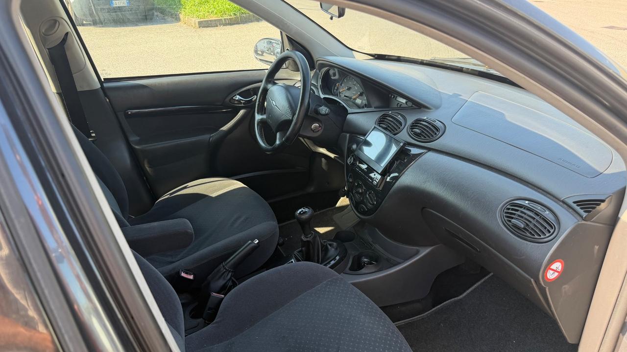Ford Focus 1.8i 16V cat SW Ghia