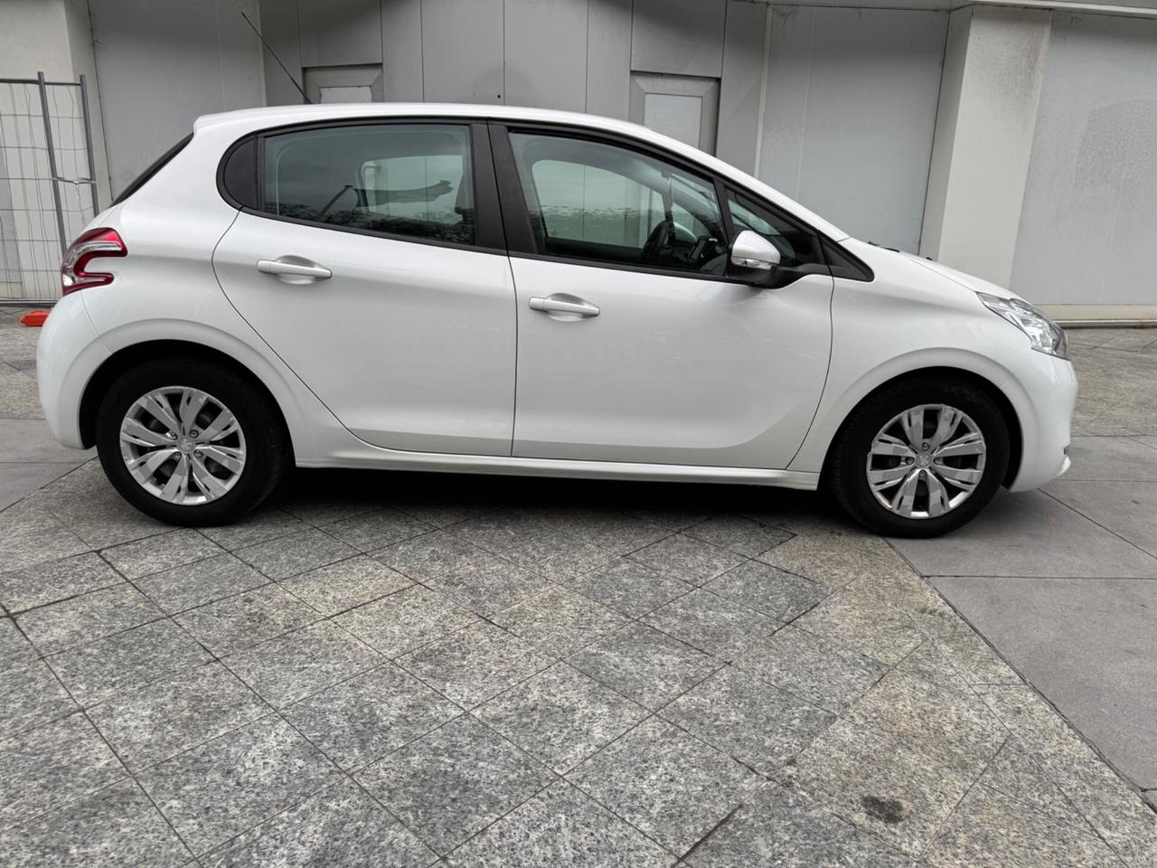 PEUGEOUT 208 1.6 HDI 92 CV NEOPATENTATI