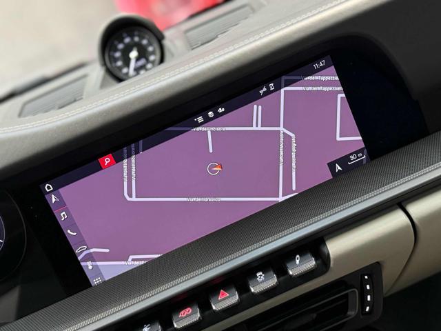 PORSCHE 911 Carrera 4