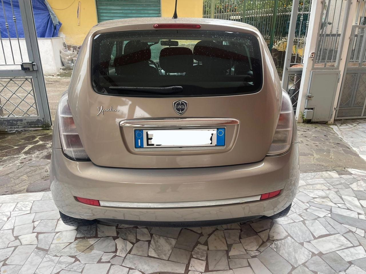 Lancia Ypsilon 1.3 MJT 75 CV Argento