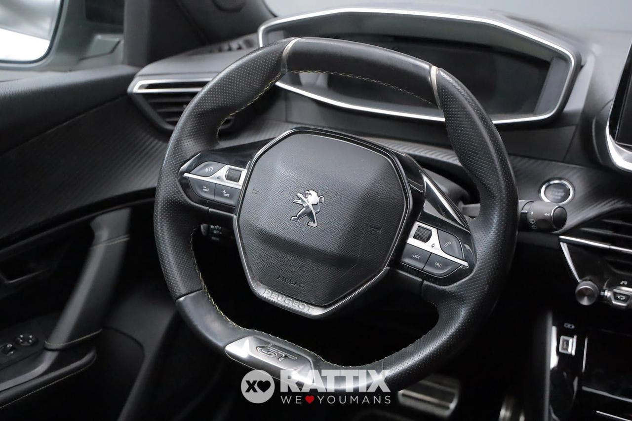 Peugeot e-2008 motore elettrico 100kW GT