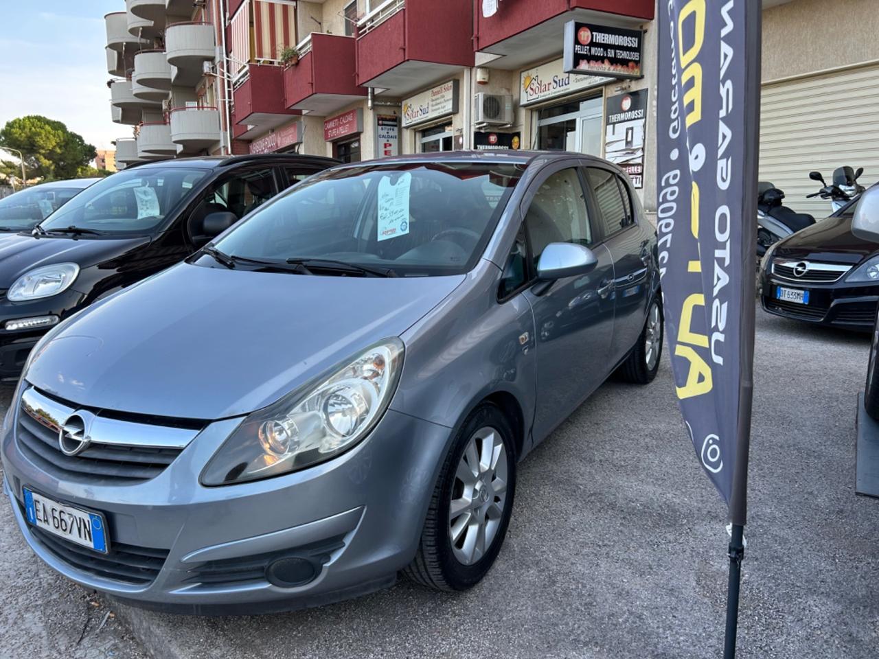 Opel Corsa 1.2 5 porte Cosmo