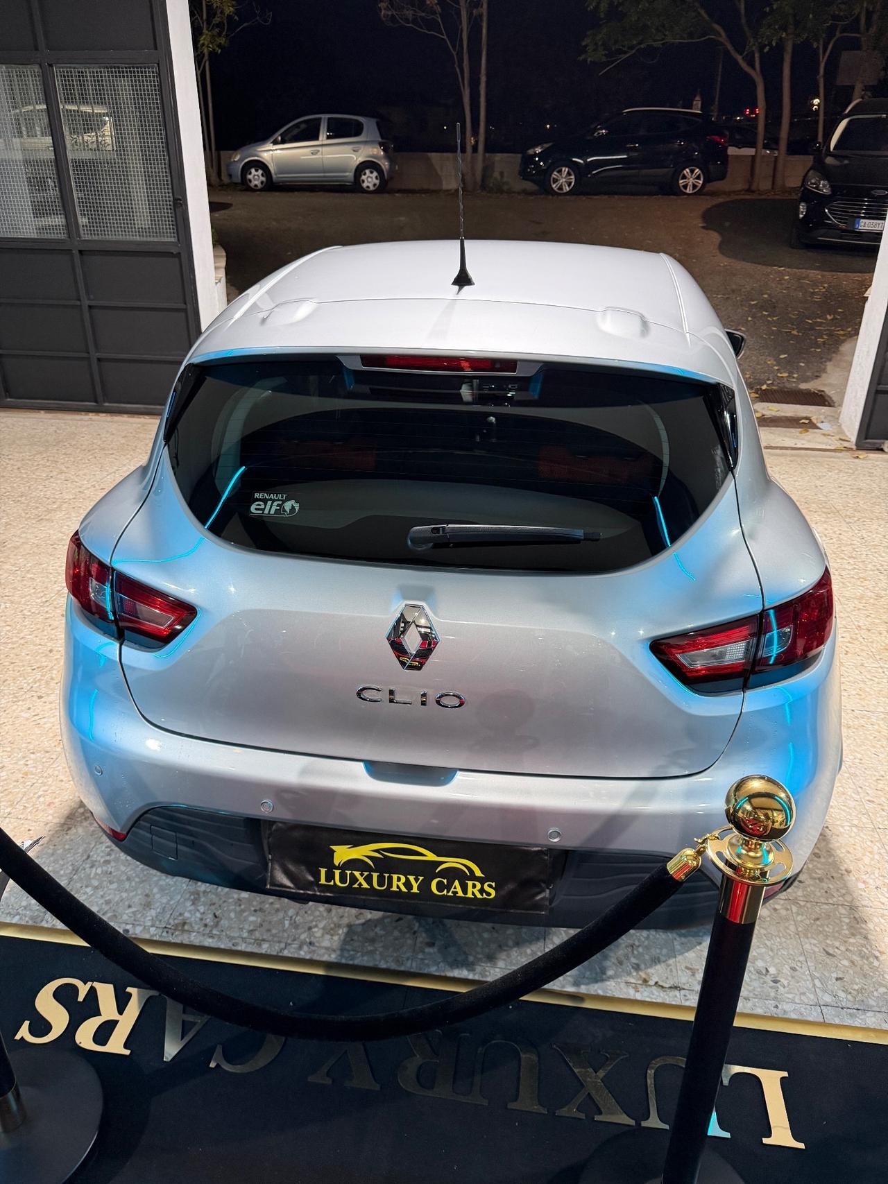 Renault Clio 1.2 75CV 5 porte Neopatentati