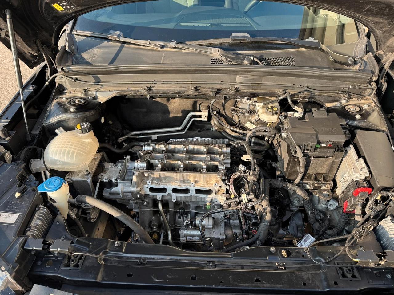 Volvo XC40 1.5 t3 Momentum Pro 163cv MOTORE KO