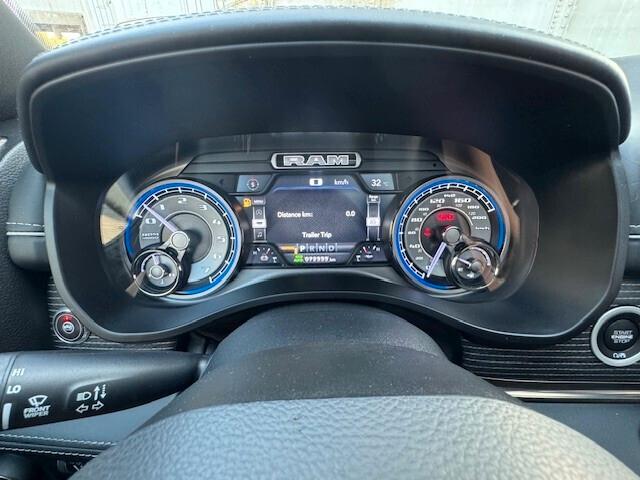 DODGE RAM 1500 LIMITED CREW CAB 4x4 E-TORQUE 5.7L V8