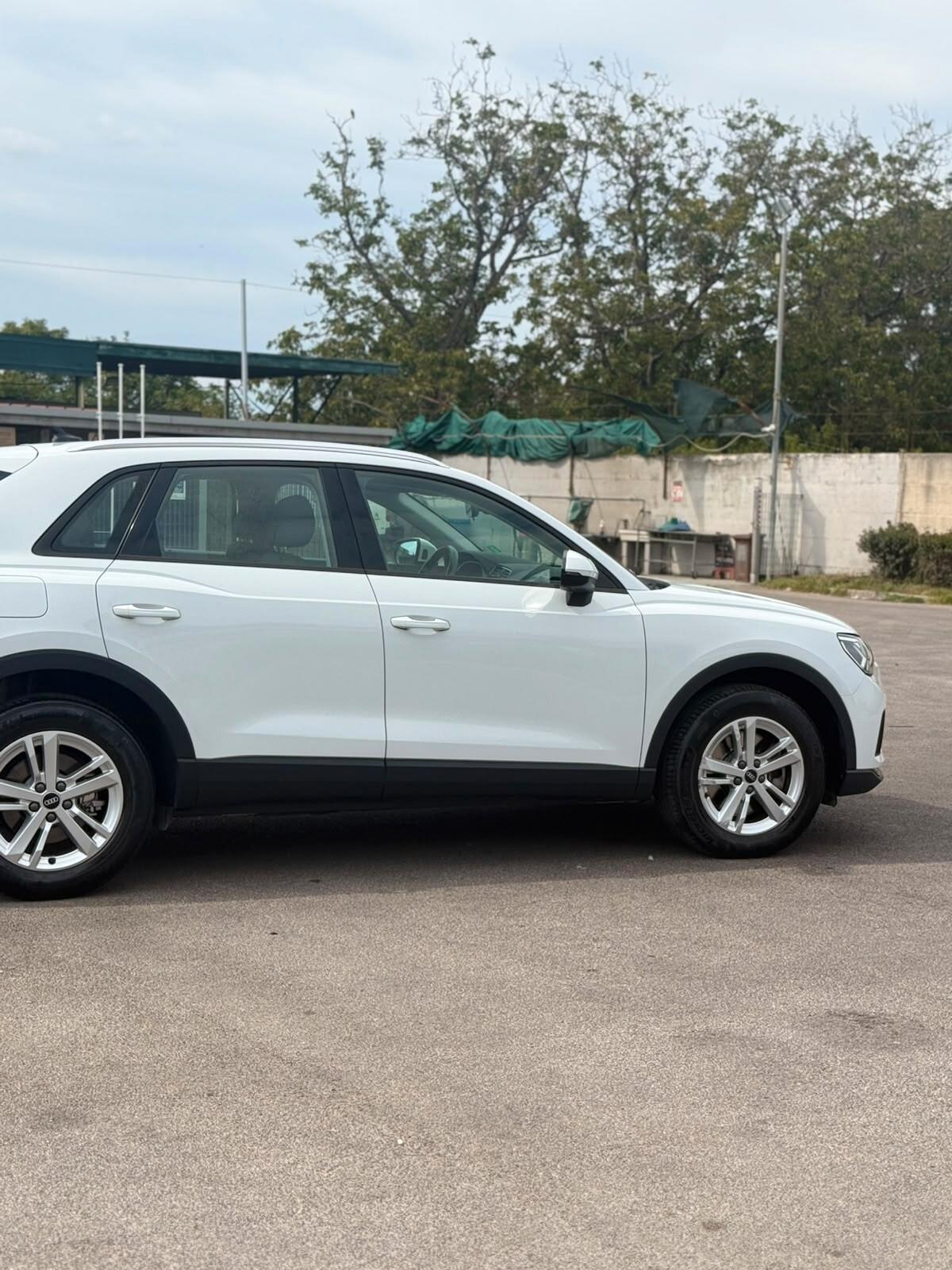 Audi Q3 40 TDI quattro S tronic matrix iva deducibile