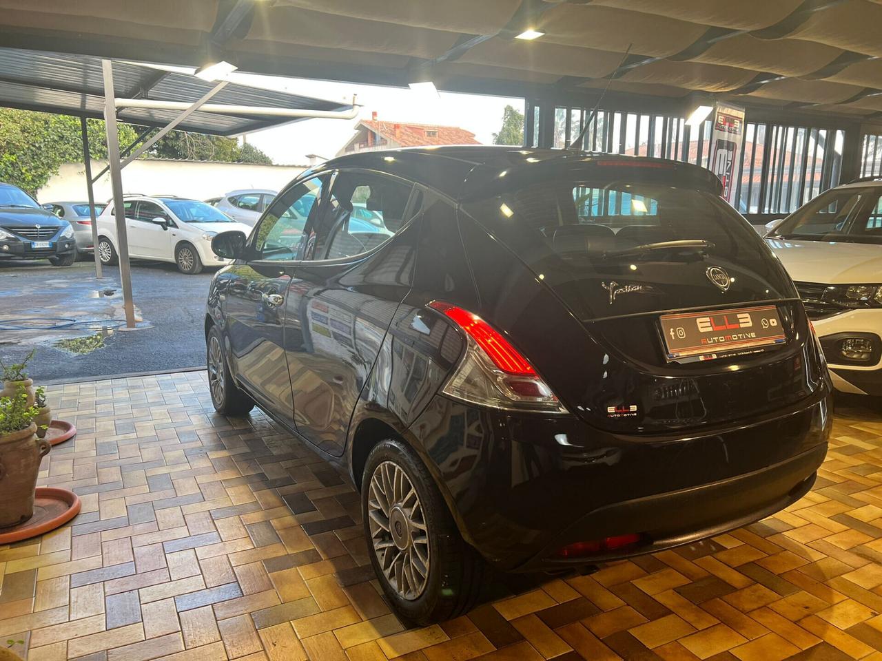 Lancia Ypsilon 1.2 69 CV 5 porte NEOPATENTATO