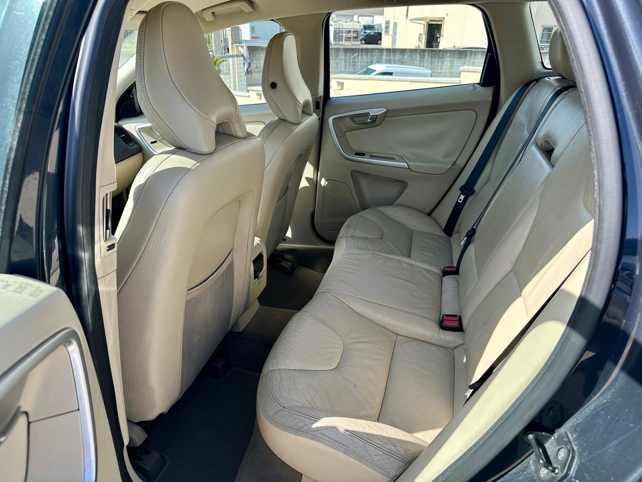 Volvo XC 60 XC60 2.4 D 163 CV AWD Geartronic Summum