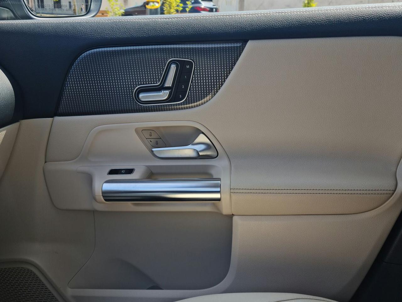 Mercedes-Benz CLA 250 PREMIUM #6265