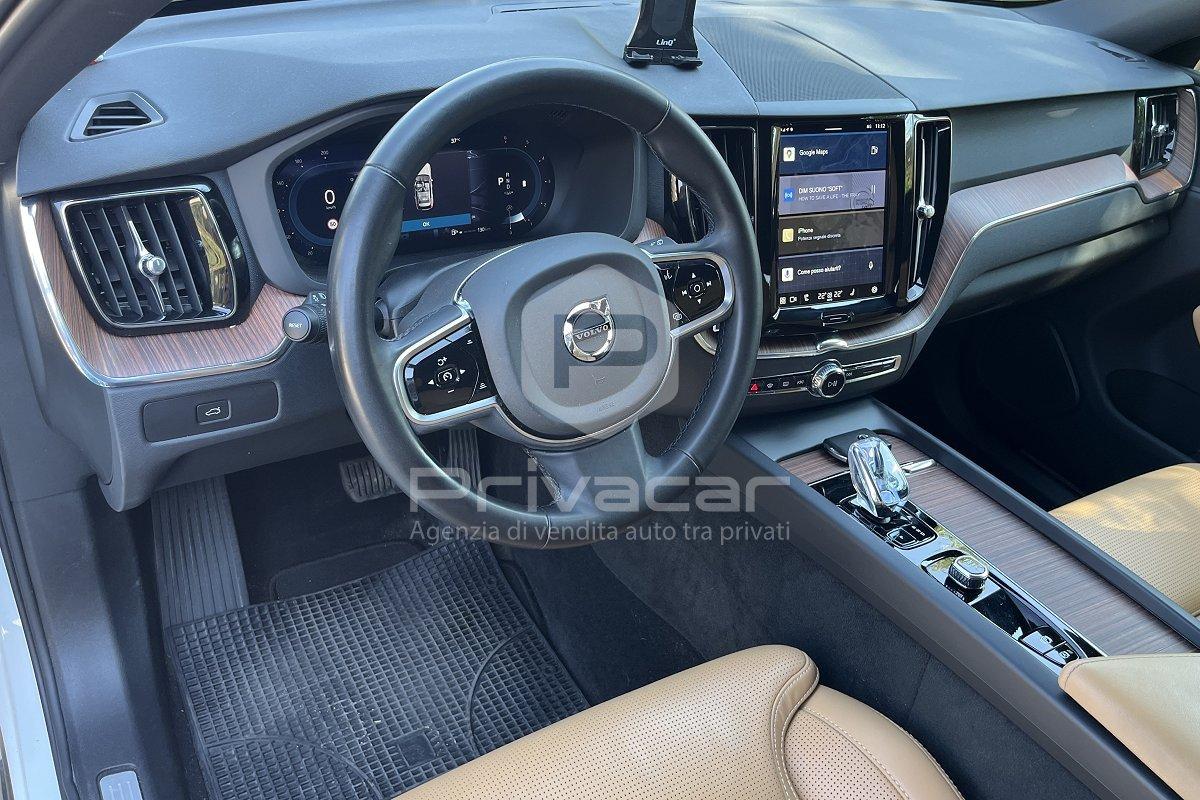 VOLVO XC60 B4 (d) AWD automatico Plus Dark