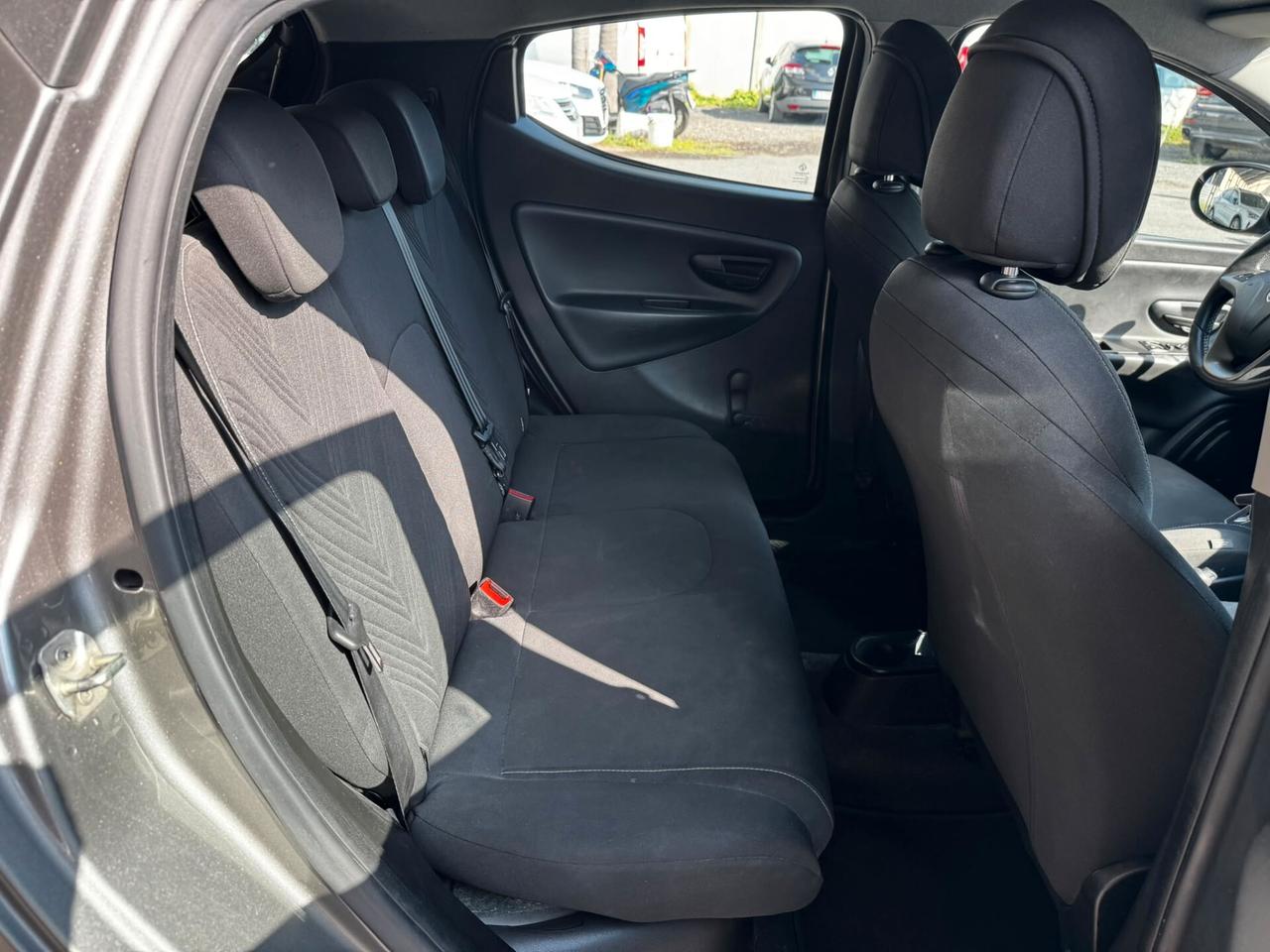 Lancia Ypsilon 1.0 FireFly 5 porte S&S Hybrid Gold
