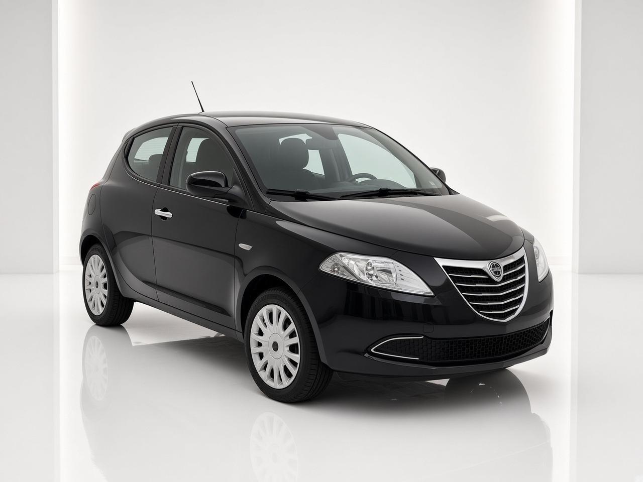 Lancia Ypsilon 1.2 69 CV Silver 2013