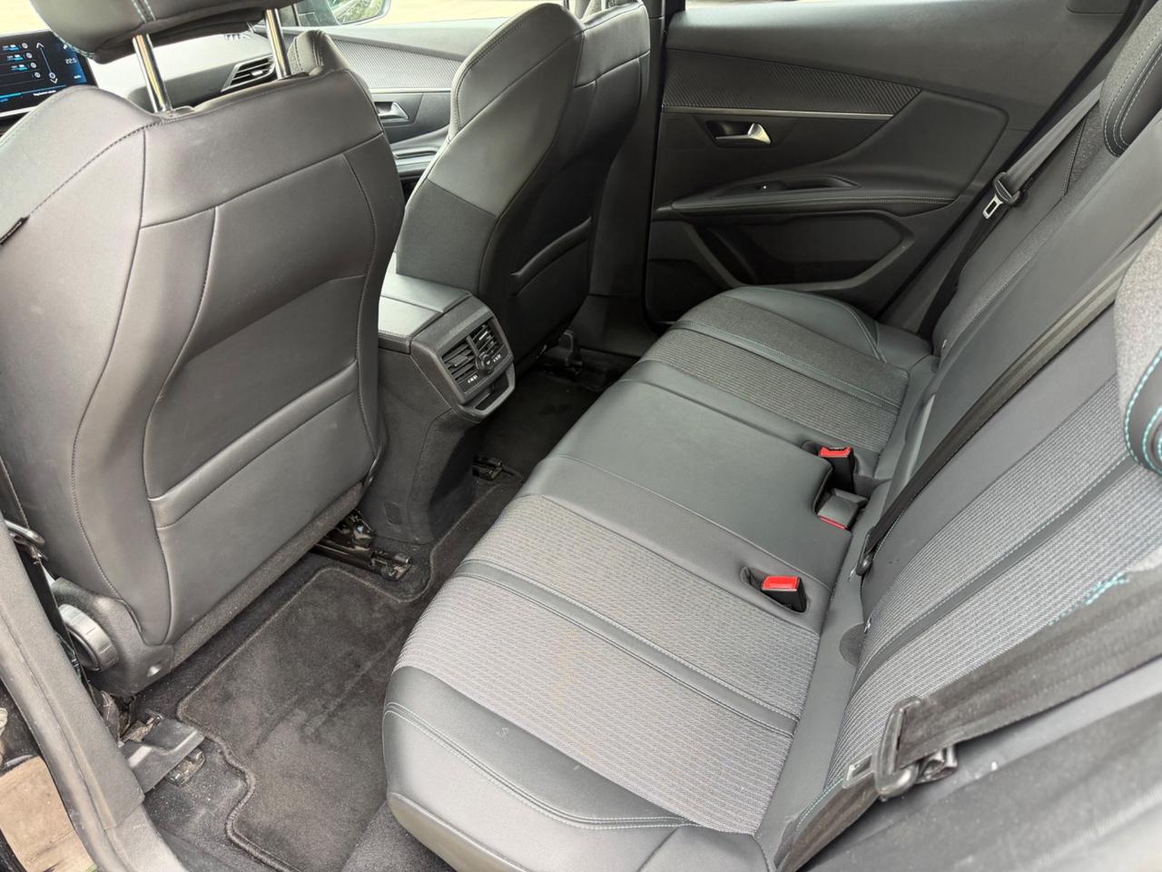 Peugeot 3008 BlueHDi 130 S&S EAT8 Allure Pack