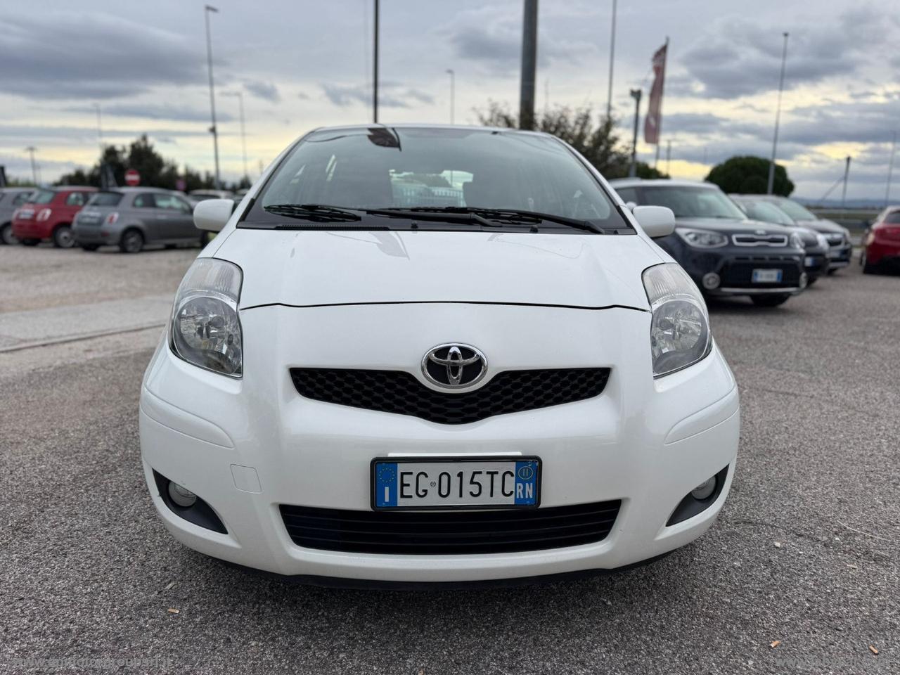 TOYOTA Yaris 1.0 5p. Sol GPL