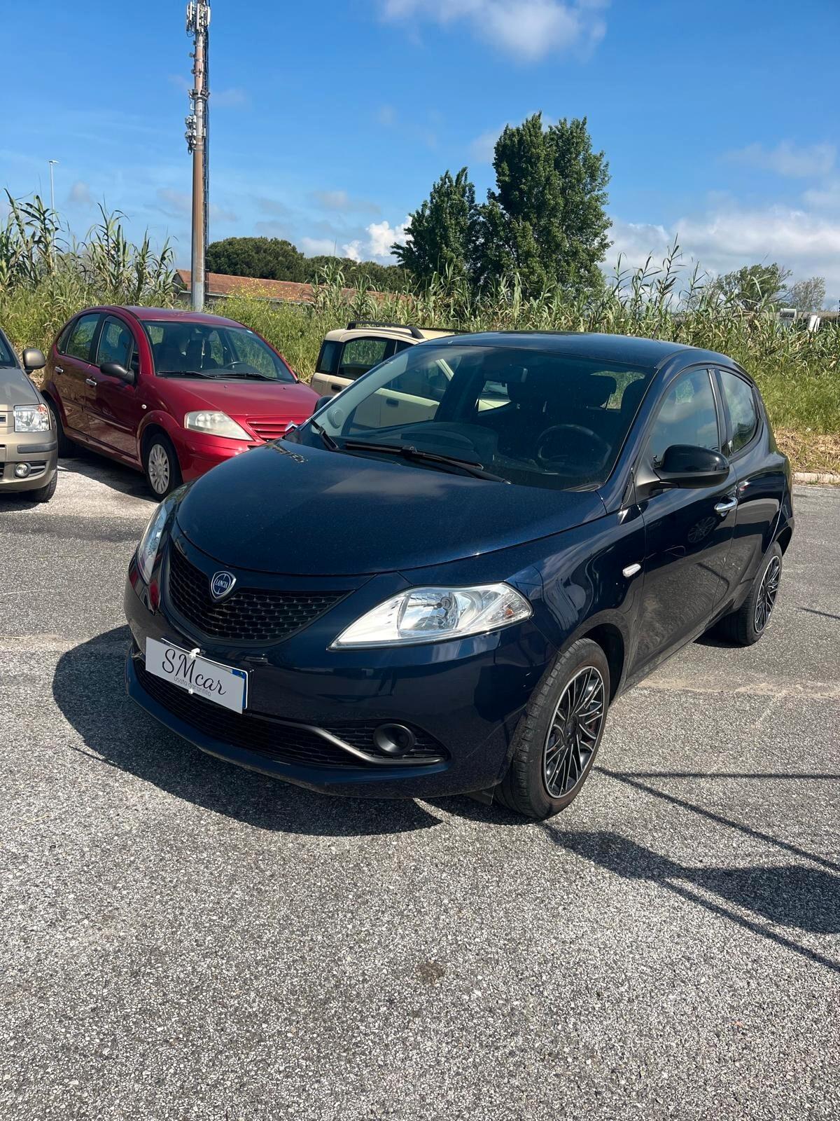 Lancia Ypsilon 1.2 69 CV 5 porte GPL Ecochic Elefantino Blu