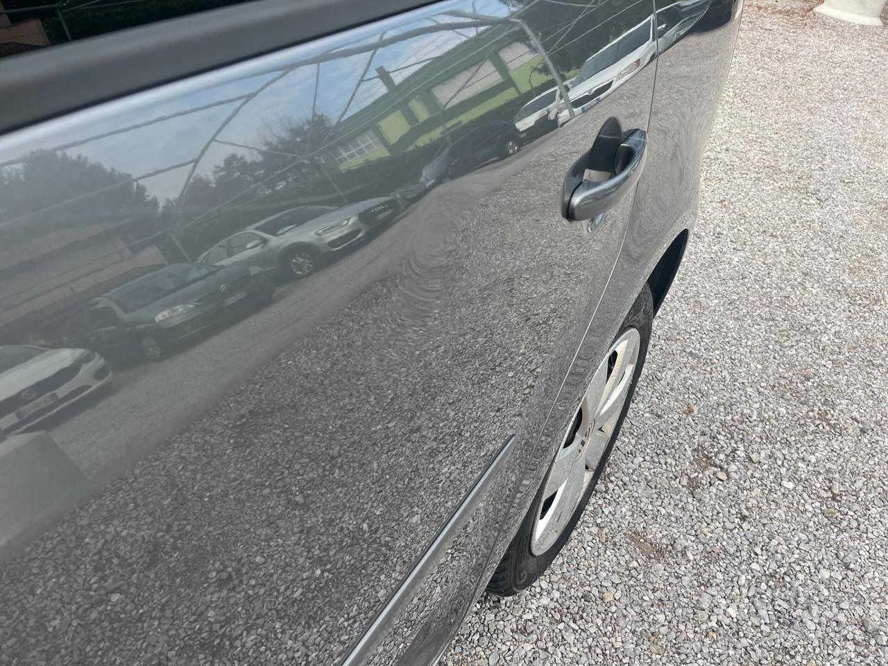 Volkswagen Touran 1.6 TDI Comfortline