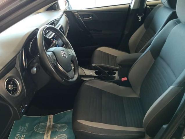 Toyota Auris Auris Touring Sports 1.8h Business cvt