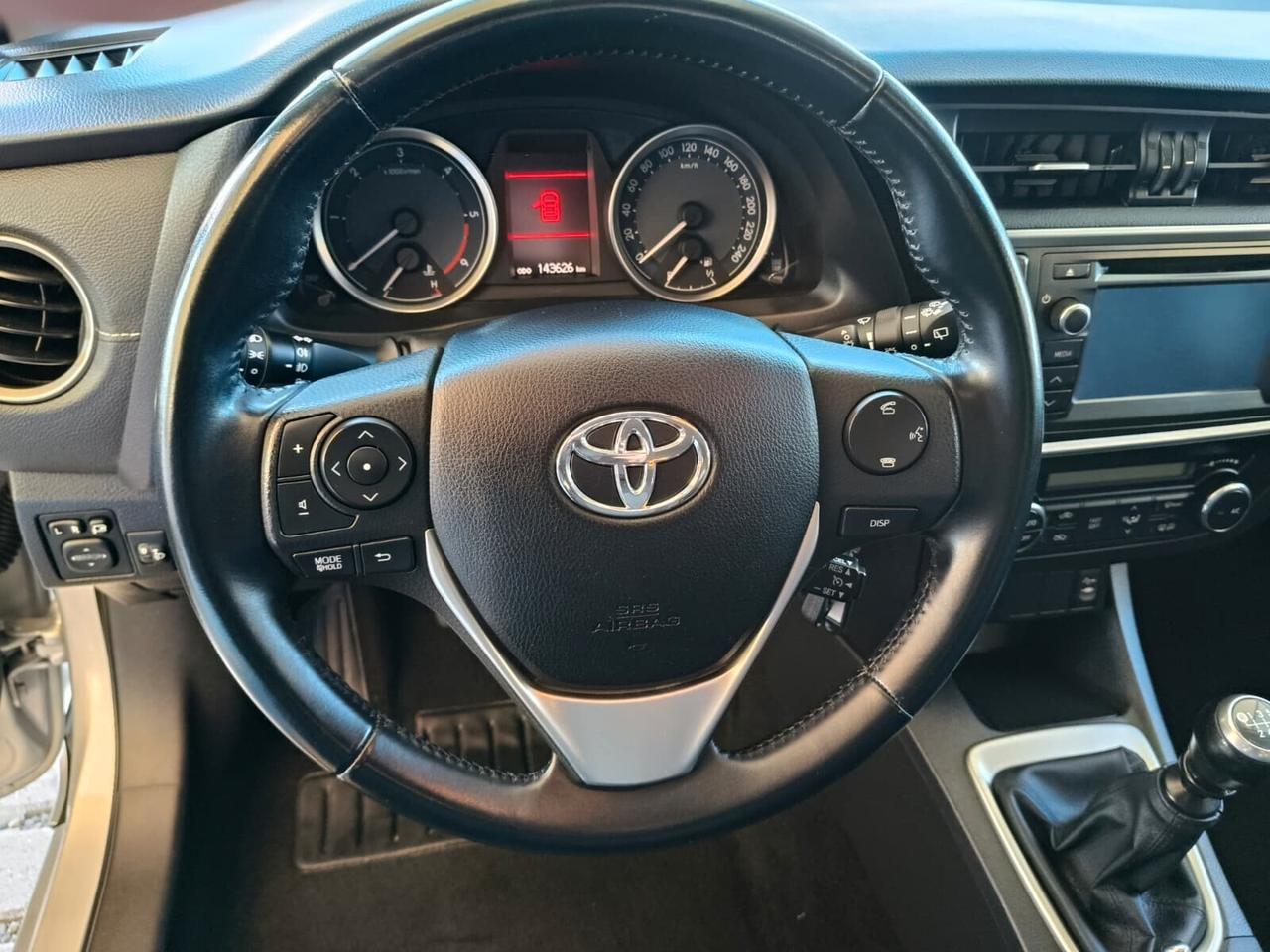 Toyota Auris 1.4 D-4D Lounge