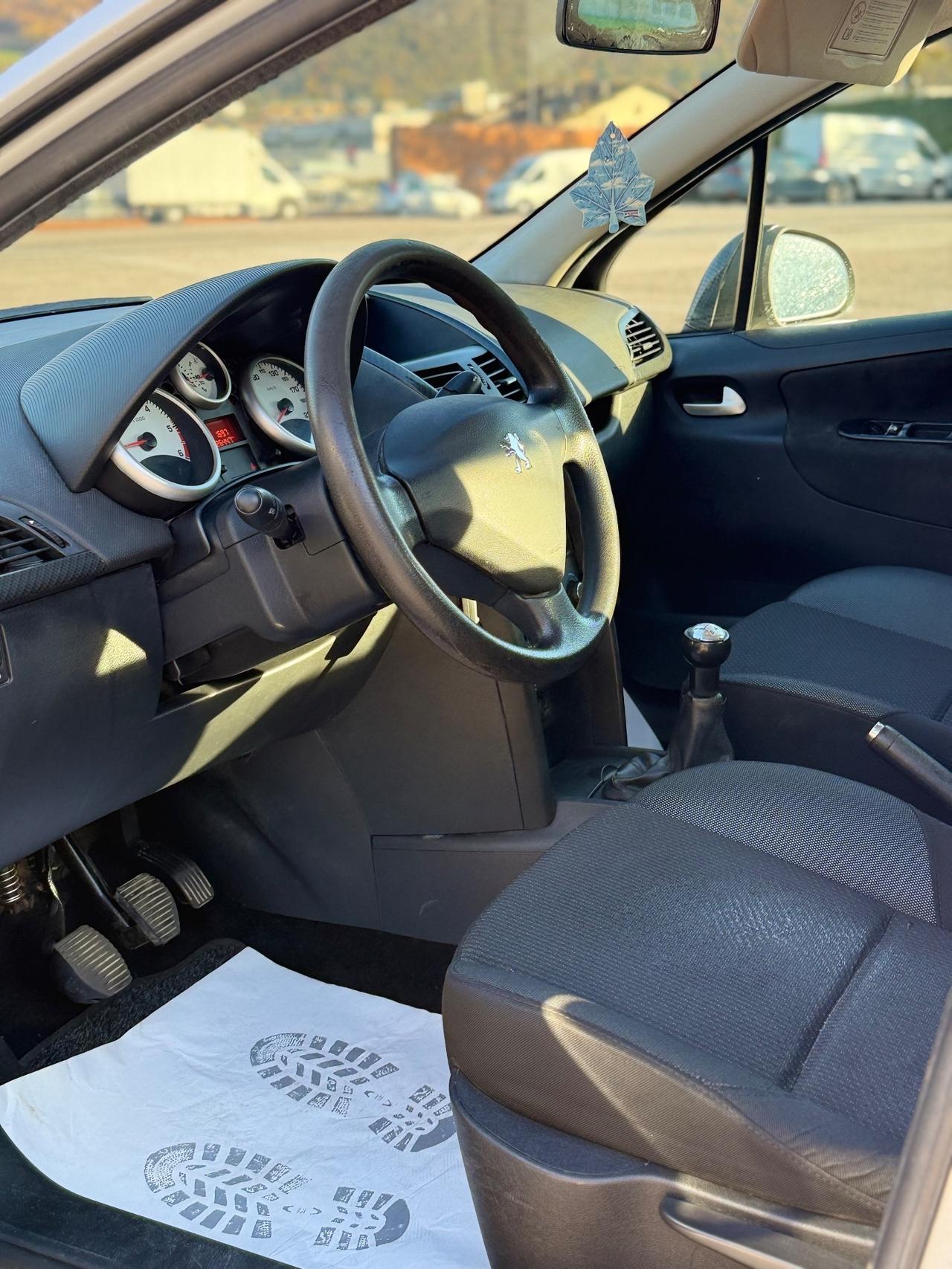 Peugeot 207 1.6 HDi OK NEOPATENTATI