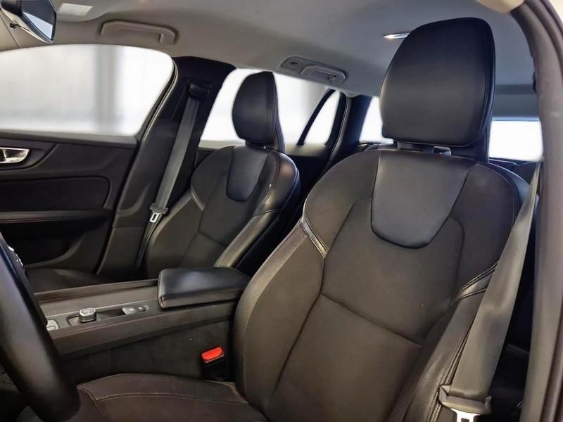 VOLVO V60 B4 D autom. Momentum Business WAGON