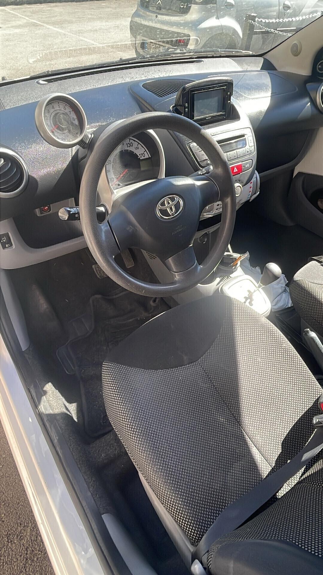 Toyota Aygo 1.0 12V VVT-i 5 CAMBIO AUTOMATICO! CONNECT