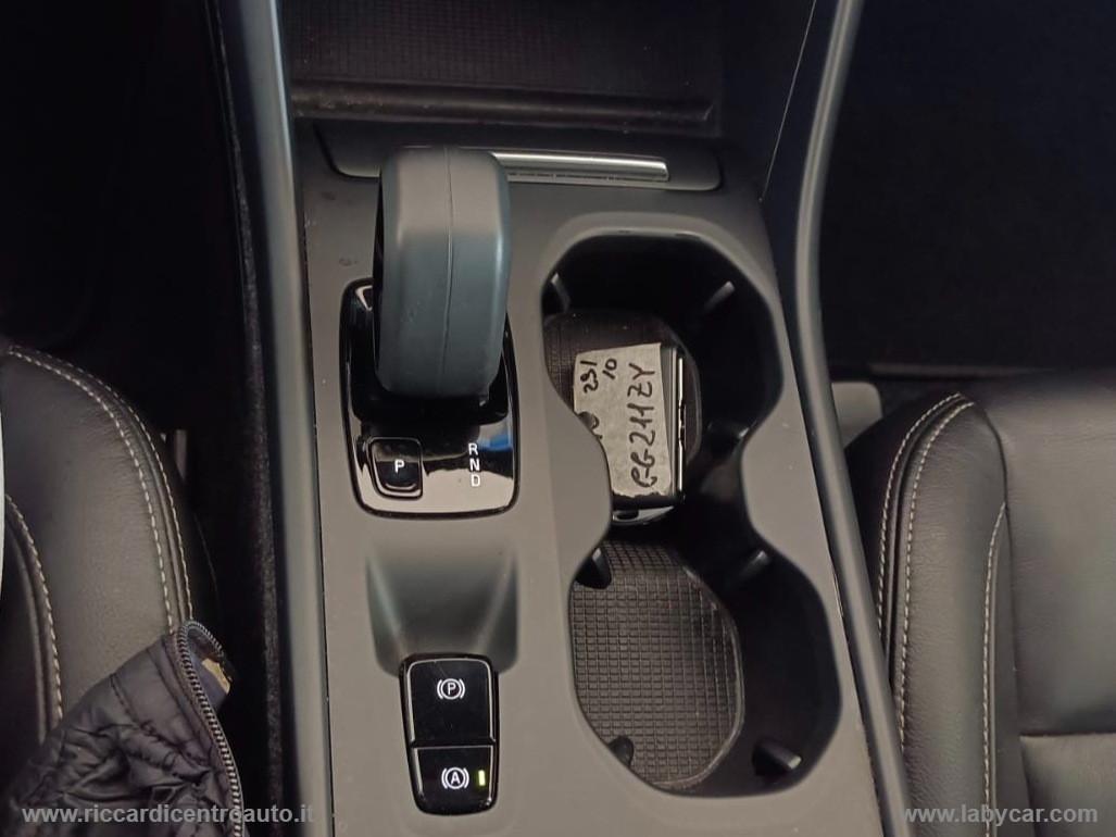 VOLVO XC40 B4 AWD Geartronic Momentum Pro