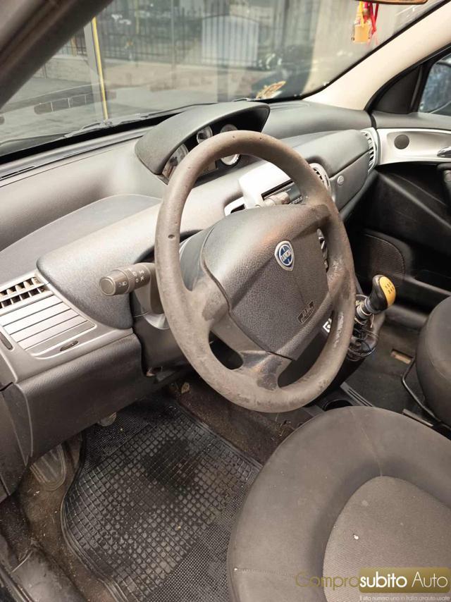 LANCIA Ypsilon 1.2 69 CV Unyca