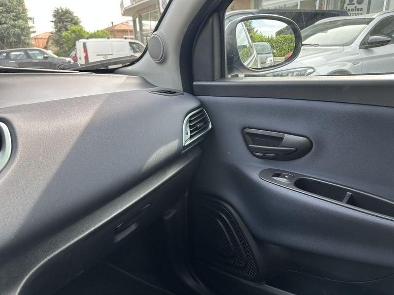 Lancia Ypsilon 1.0 FireFly 5 porte S&S Hybrid Platino
