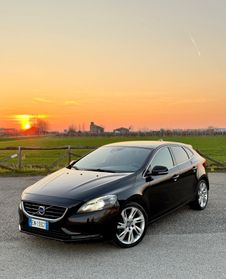 Volvo V40 D3 Geartronic Summum