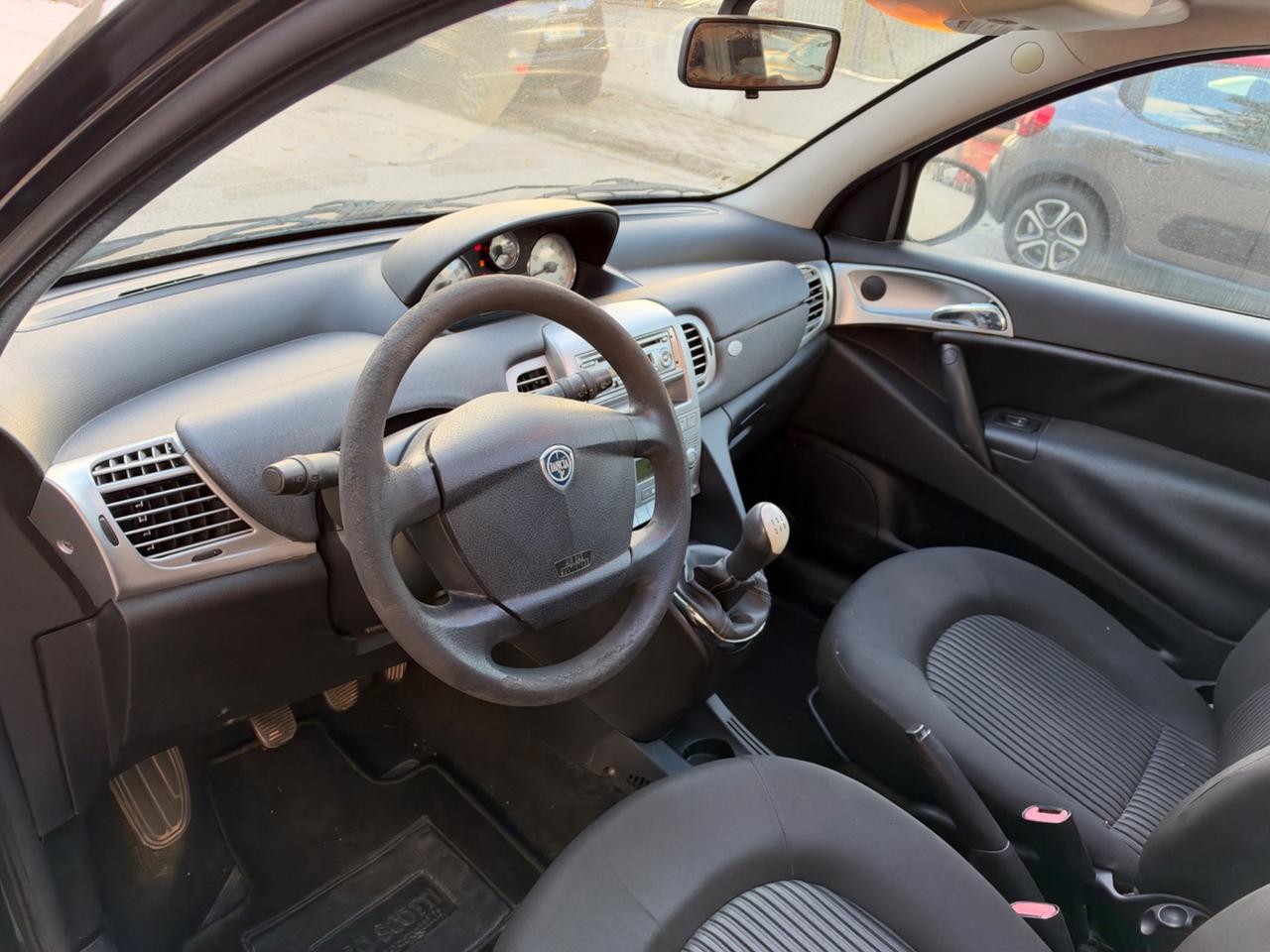 Lancia Ypsilon 1.3 MJT 75 CV Tetto apribile 2011
