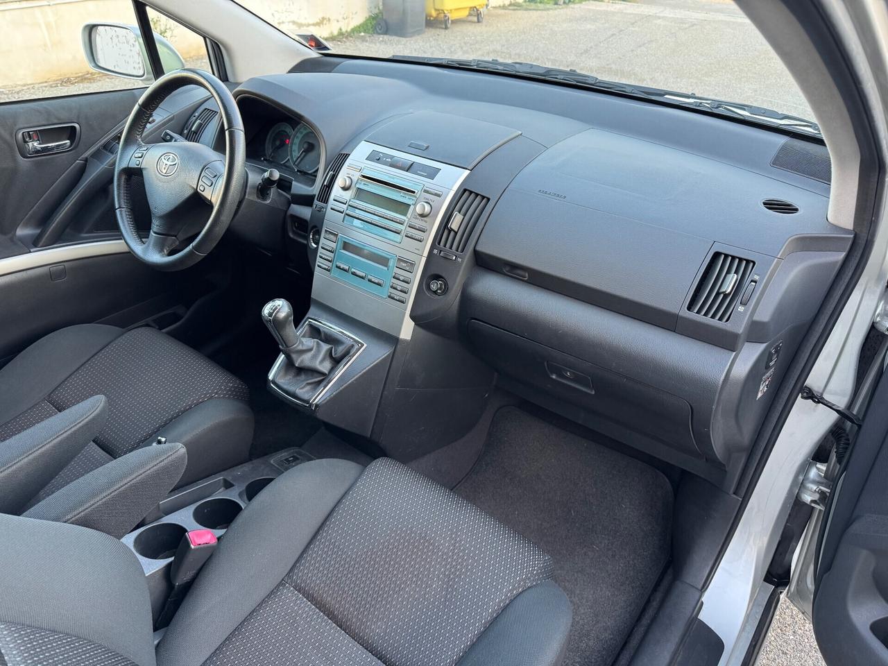 Toyota Corolla Verso 2.2 D-4D -SOLO 124.000 KM-