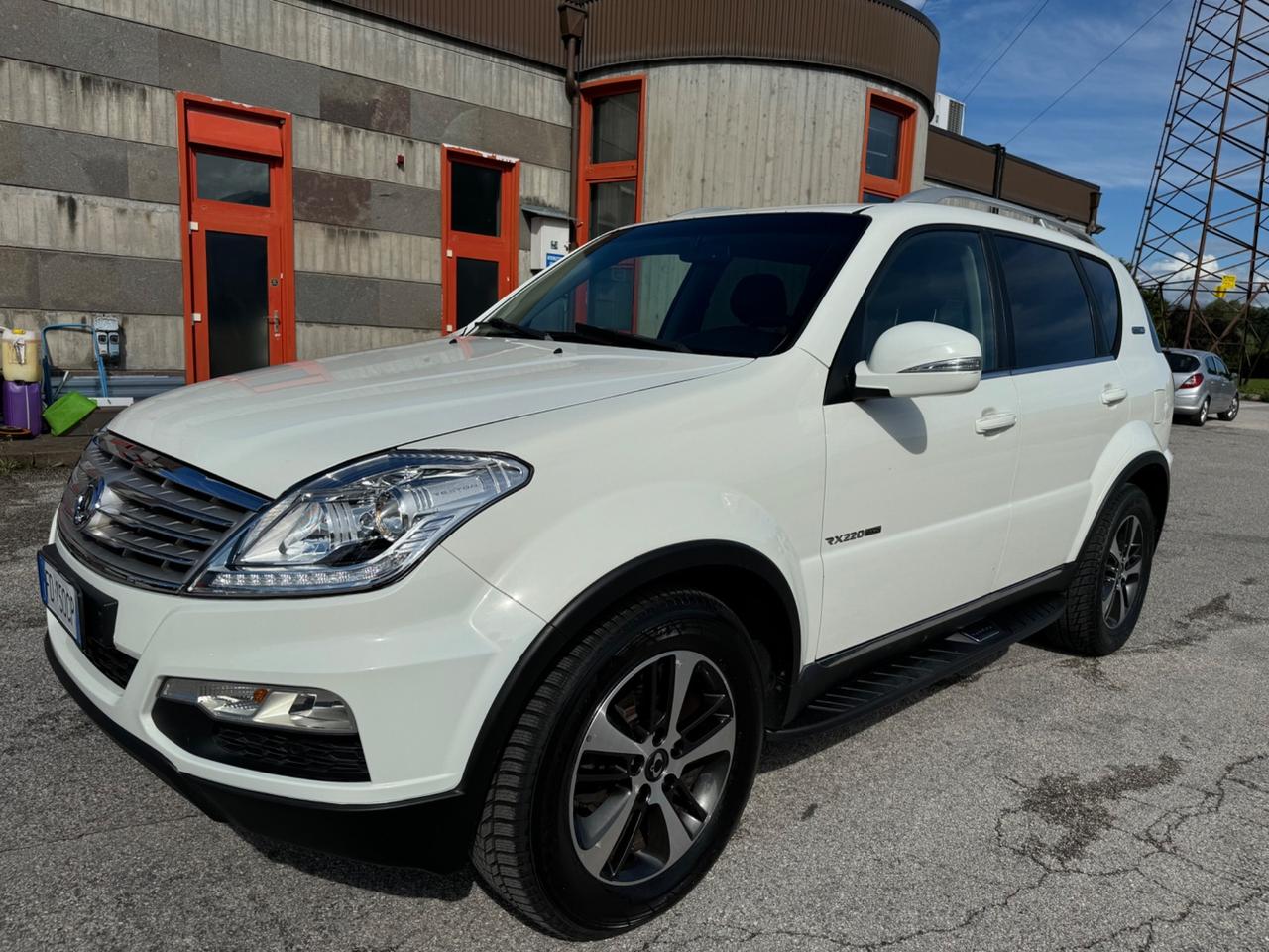 Ssangyong Rexton W 2.2 Diesel 4WD A/T Top Pelle Nera