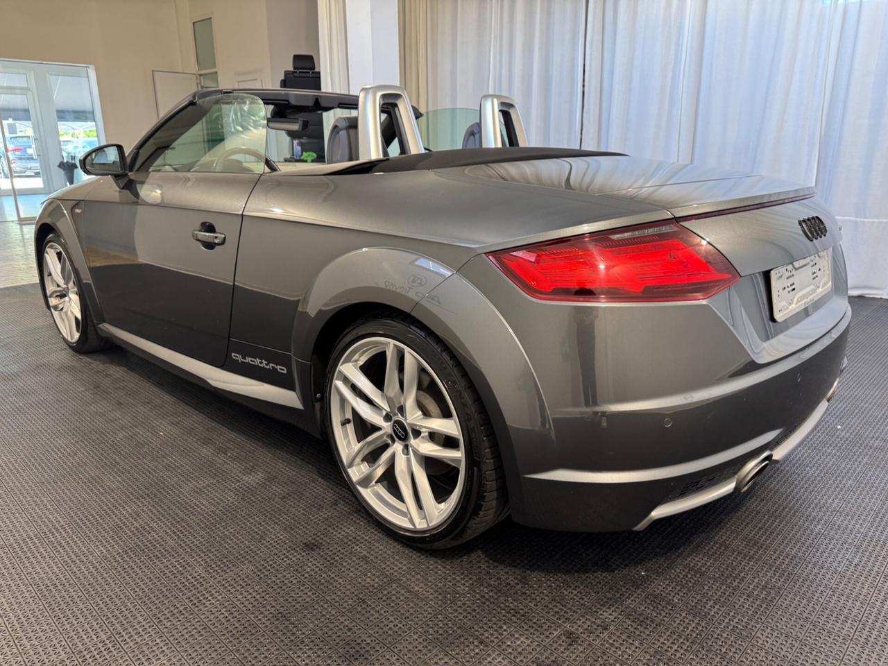 Audi TT Roadster 2.0 TFSI quattro S tronic line