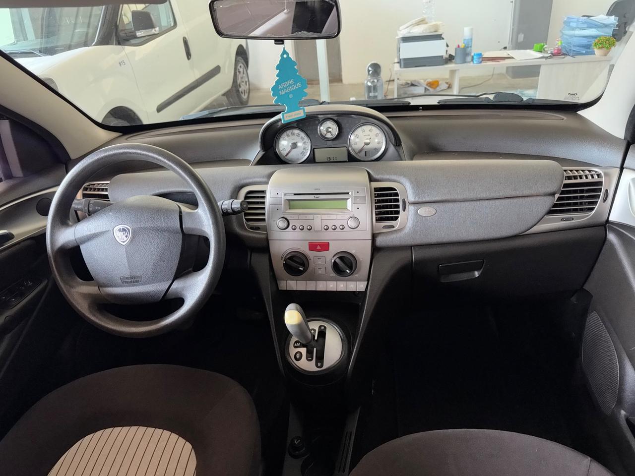 Lancia Ypsilon 1.3 MJT 90 CV Platino