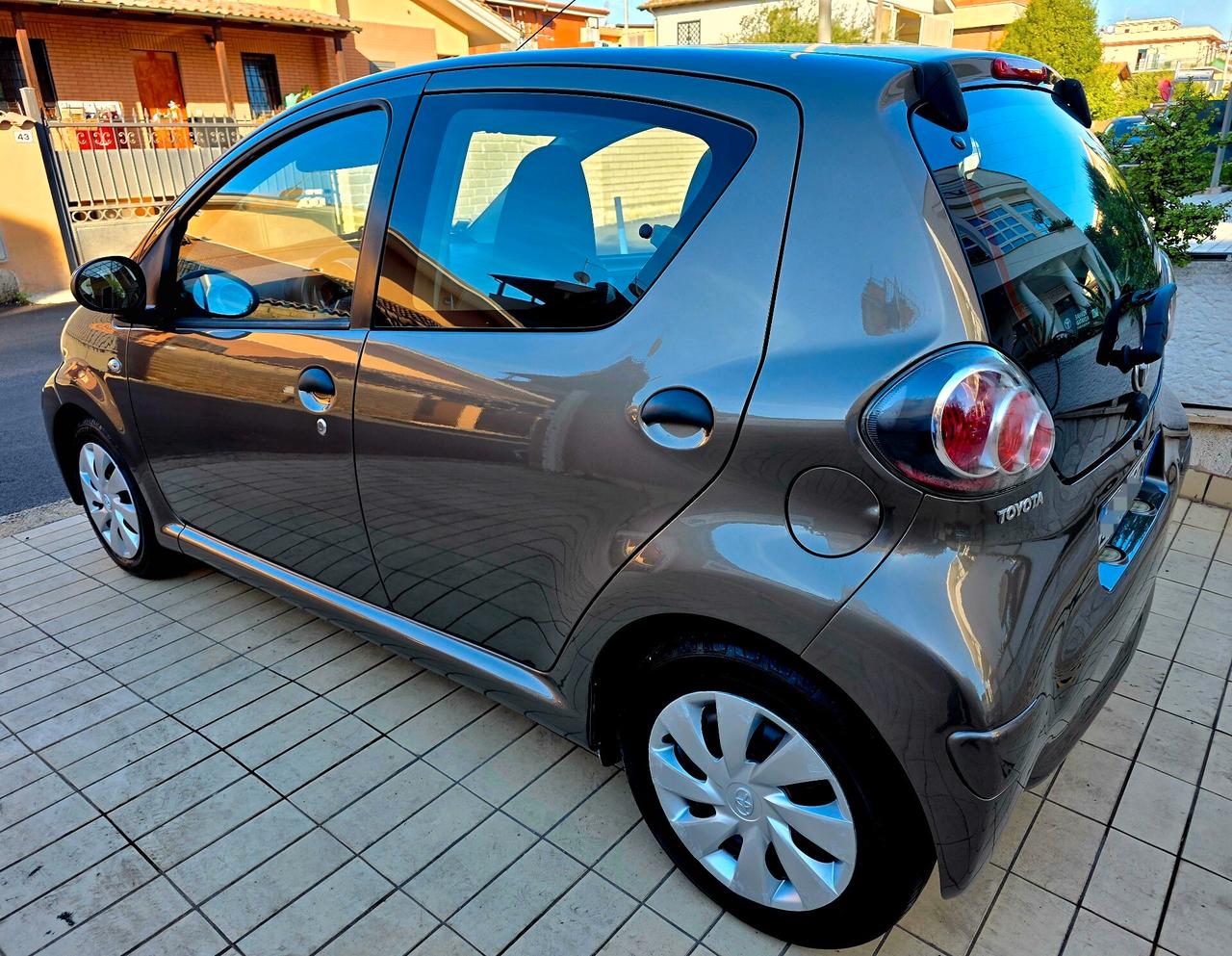 Toyota Aygo 1.0 12V VVT-i 3 porte Active Connect