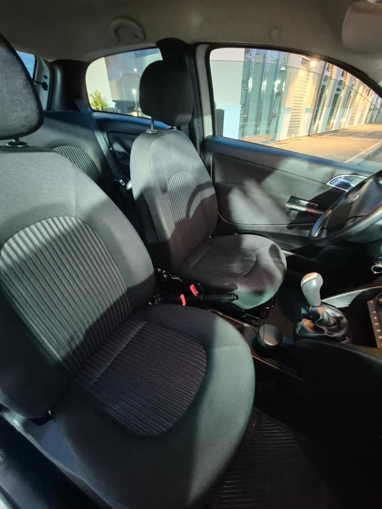 Lancia Ypsilon 1.3 MJT 75 CV DIVA