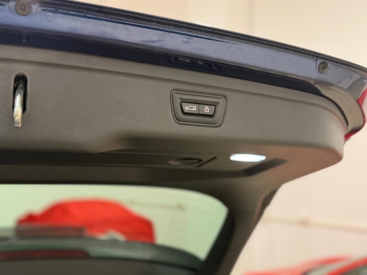Bmw 330e xDrive Touring FULL, UNIPRO