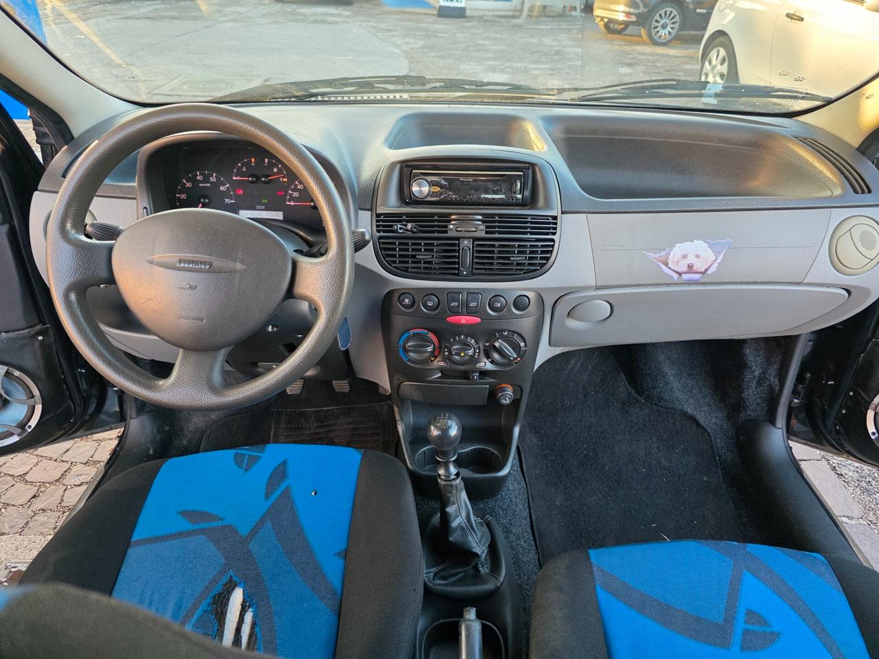 Fiat Punto 1.2i cat 3 porte Verve con 175.000km Neopatentati ok