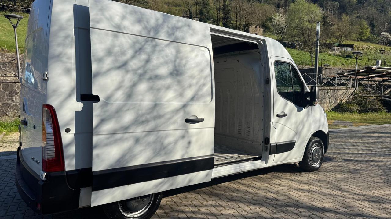 RENAULT Master T33 2.3 dci 125cv L2H2 E5