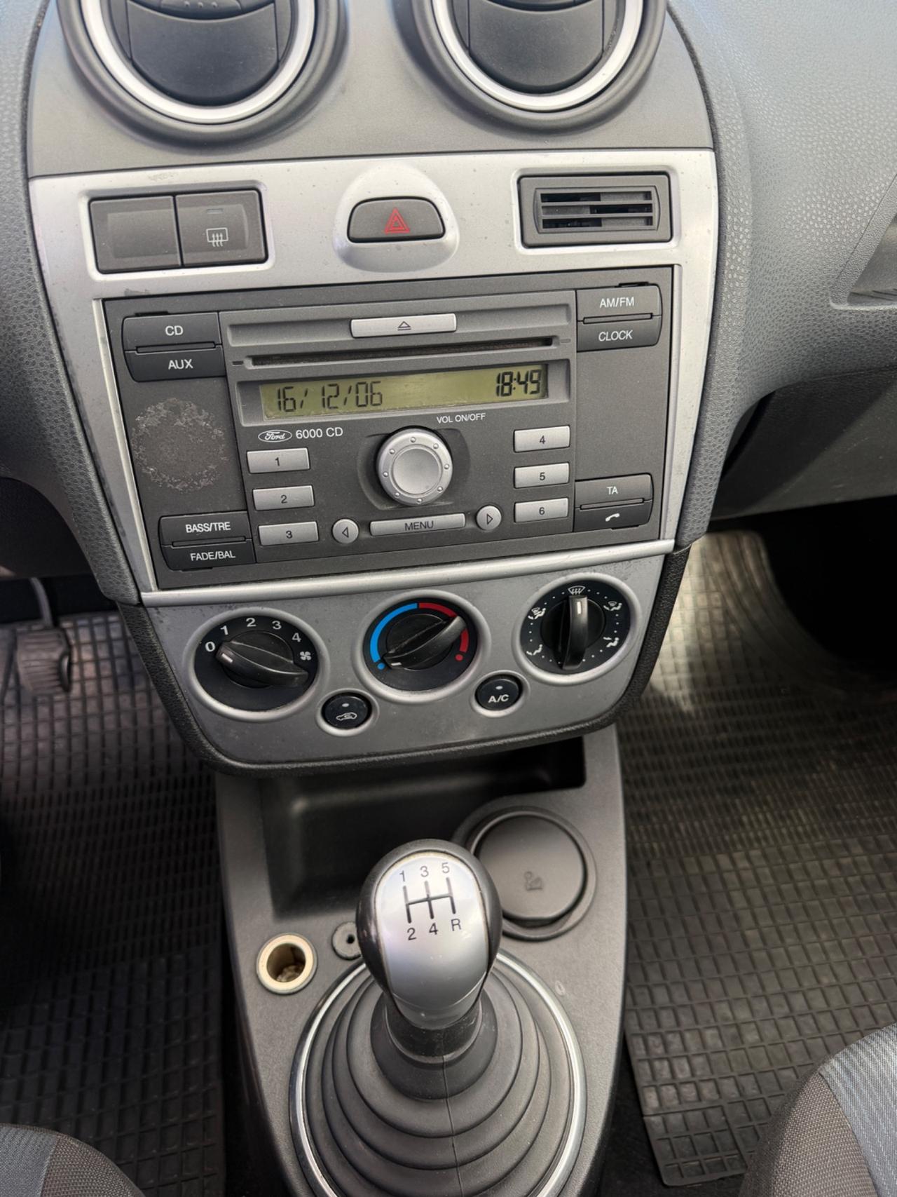 Ford Fiesta 1.2 16V 5p. Titanium