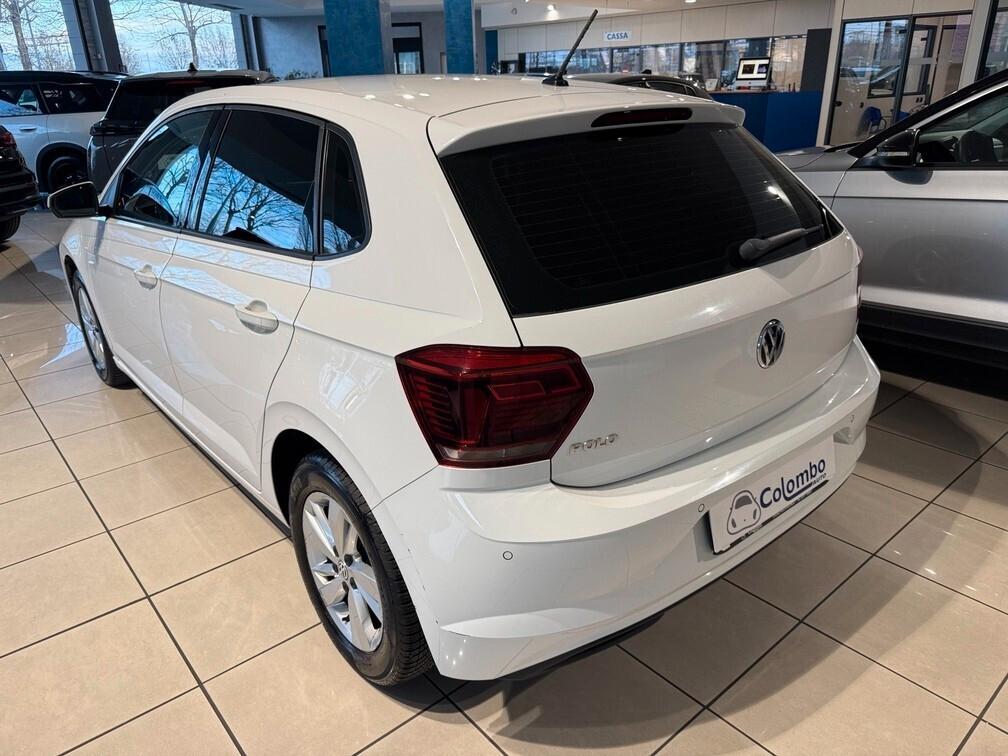 Volkswagen Polo 5p 1.0 tsi Comfortline 95cv App conn 15" Neopat