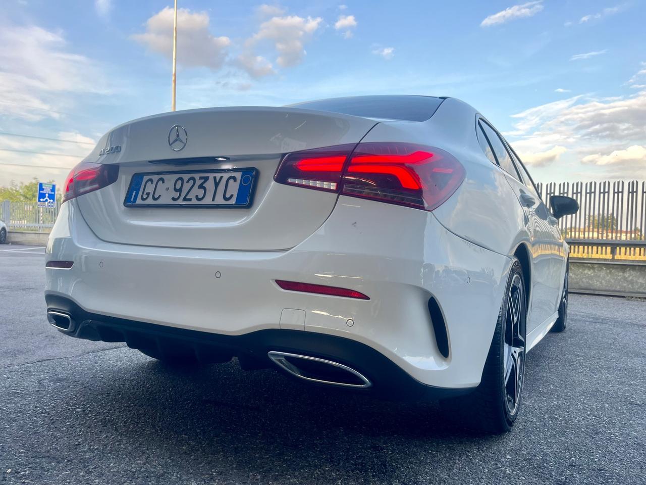 Mercedes-benz A 200 Automatic Premium Amg Sedan