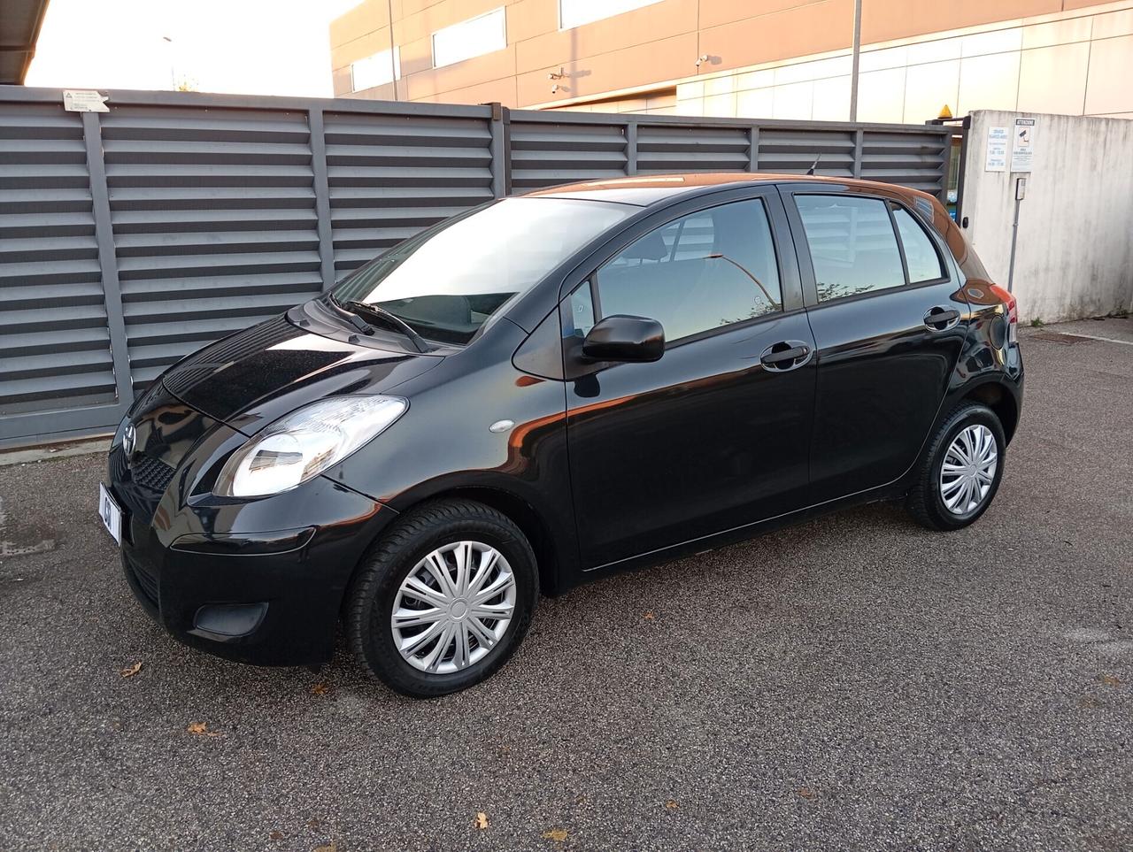 Toyota Yaris 1.0 5P OK NEOPATENTATI E 115 /2010