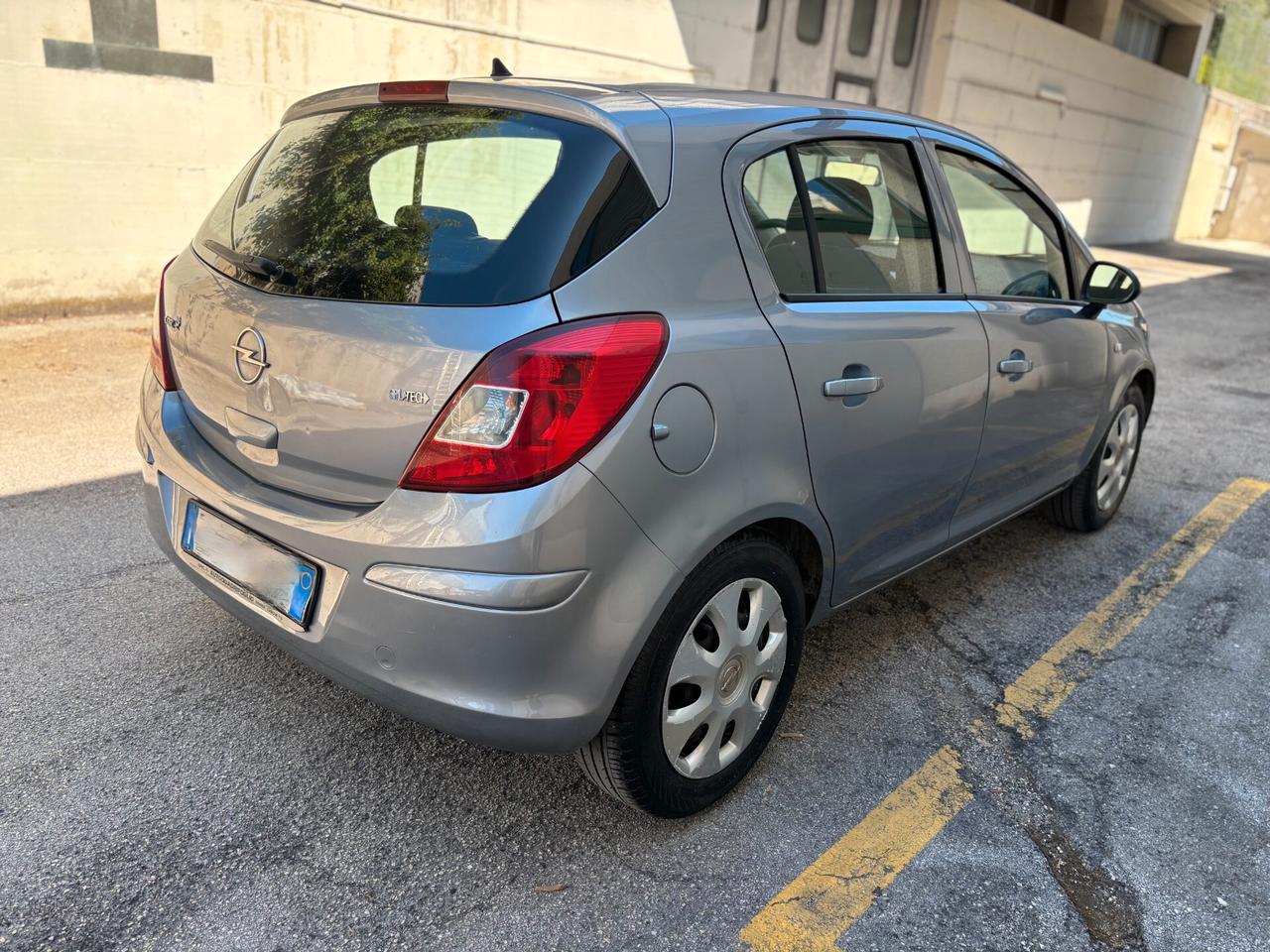Opel Corsa 1.2 80CV 5 porte GPL OK NEOPATENTATI
