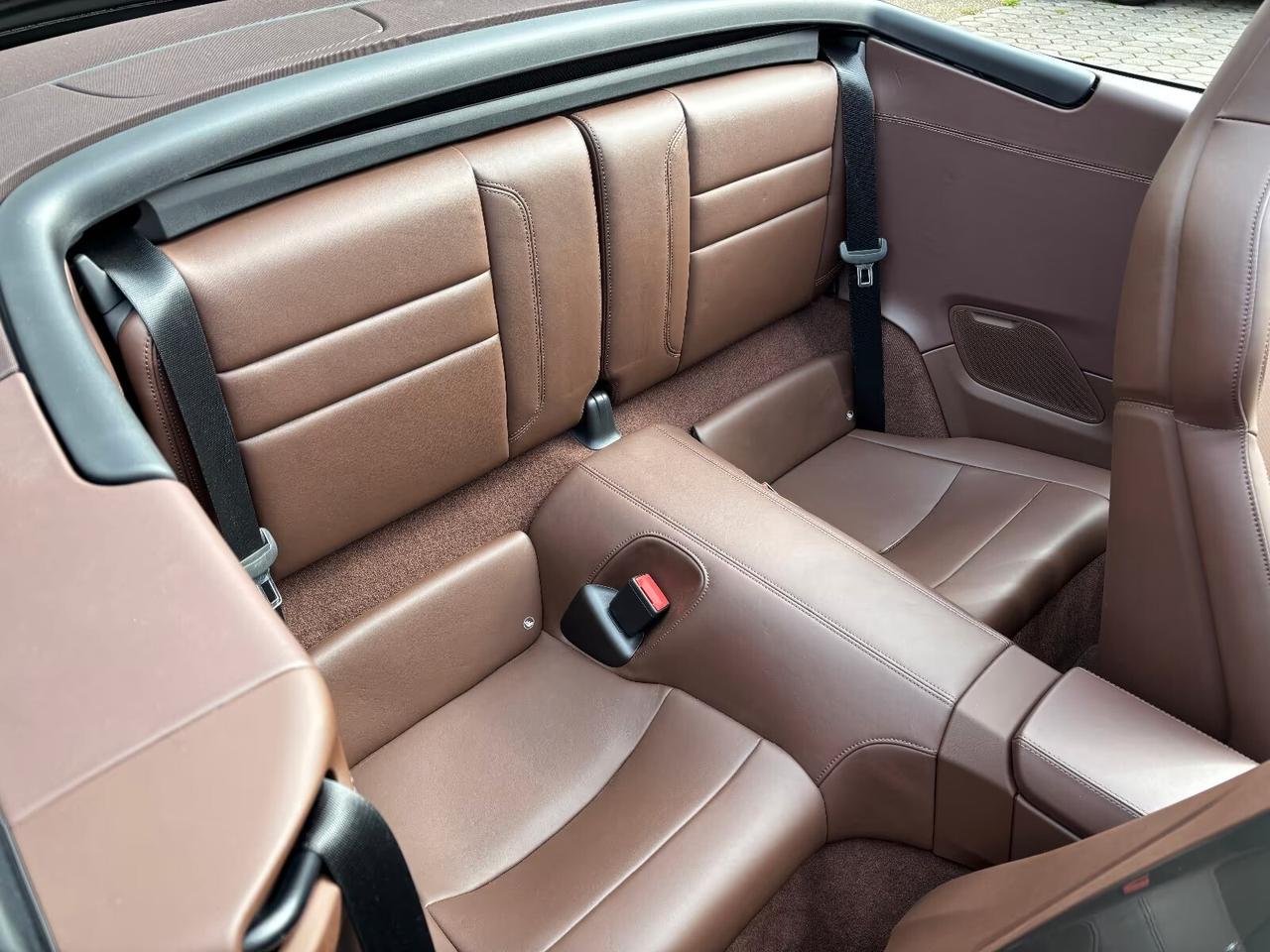 Porsche 911 Carrera Cabriolet