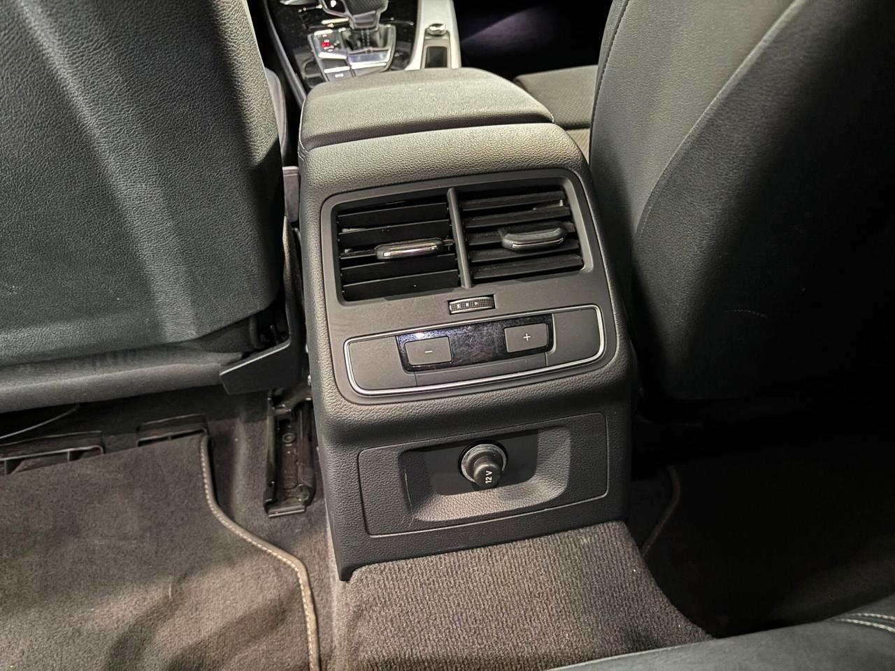 Audi A4 Avant 40 TDI quattro S tronic line edition