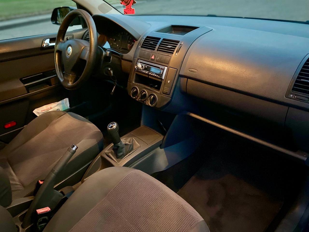 Volkswagen Polo 1.4/80CV TDI 5p. Sportline