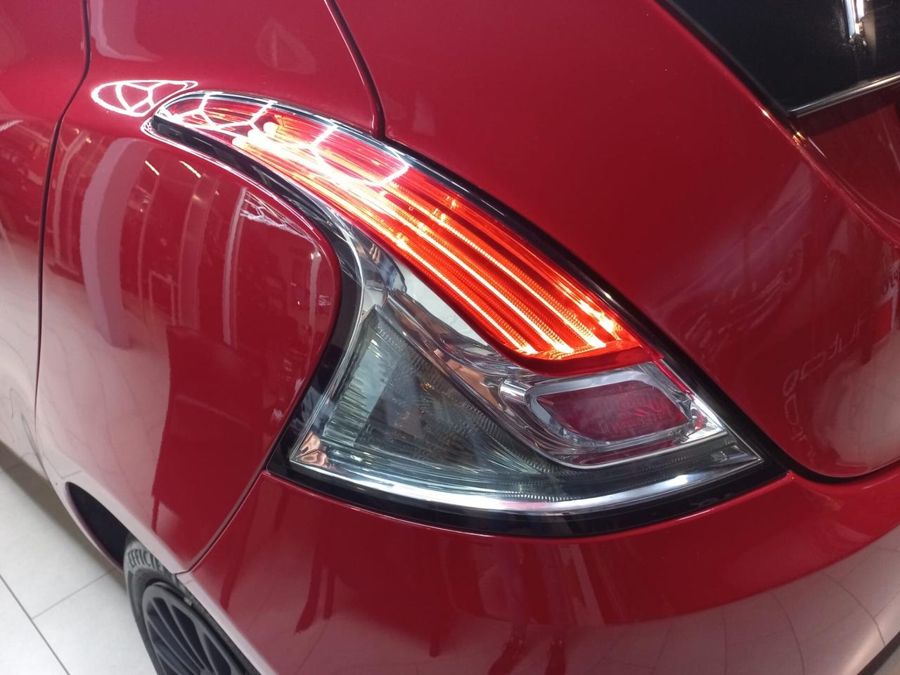 Lancia Ypsilon 1.0 FireFly 5 porte S&S Hybrid Silver
