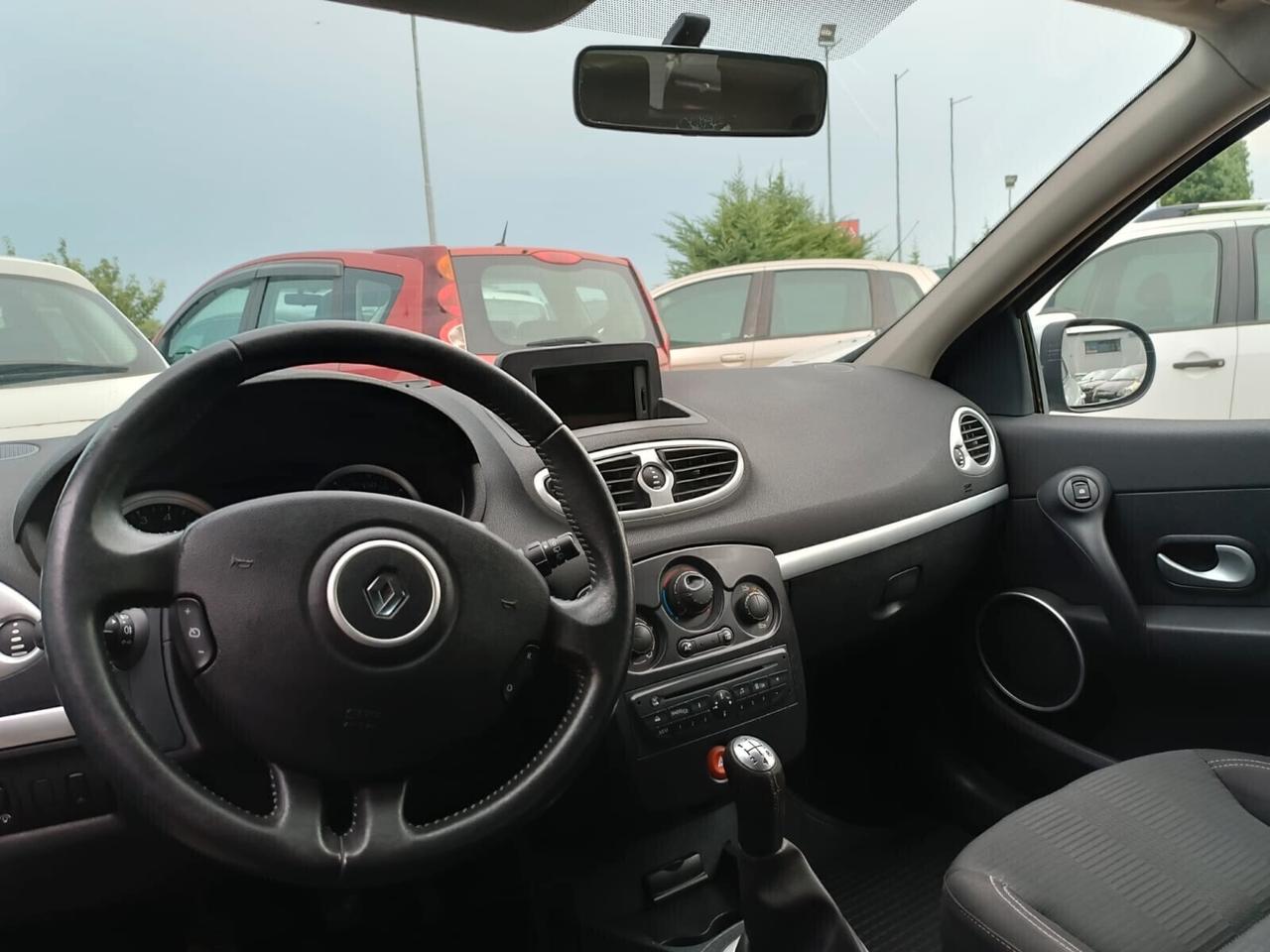 Renault Clio 1.2 16V 5 porte Yahoo! Neopatentati